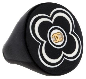 Chanel interlocking ring